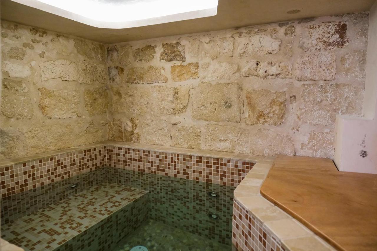 Al Chiasso 12 Bed & Breakfast Monopoli Exterior photo